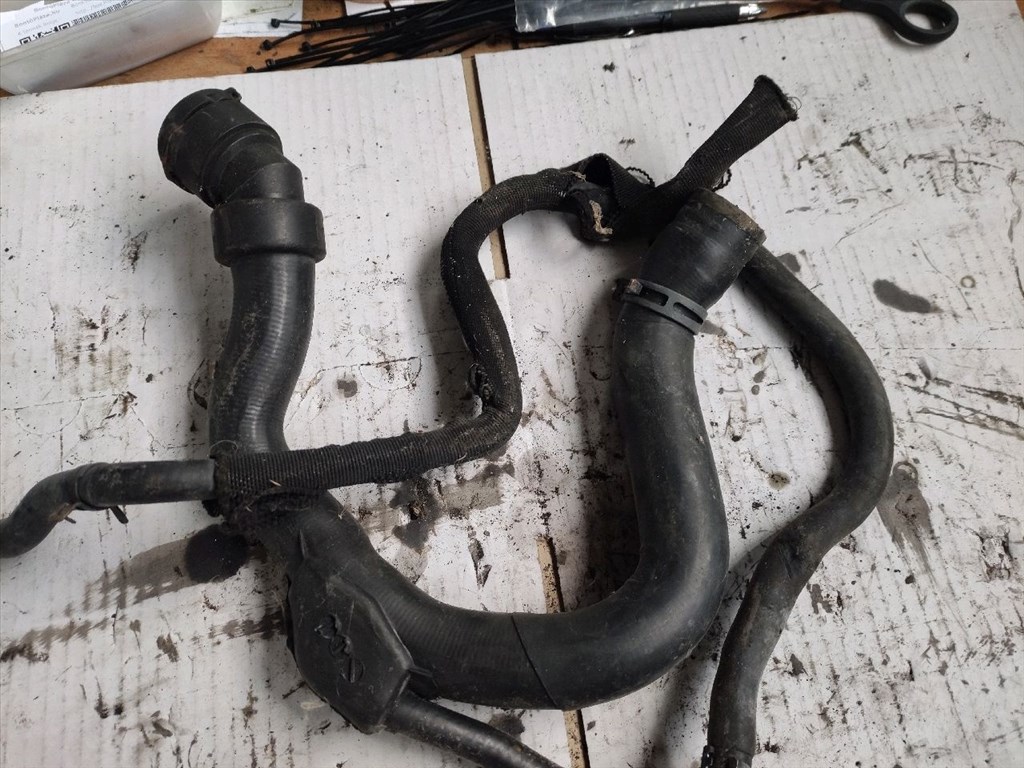 VW PASSAT Variant 3B6 Vízcső (33451) 4B0122101H 4. kép