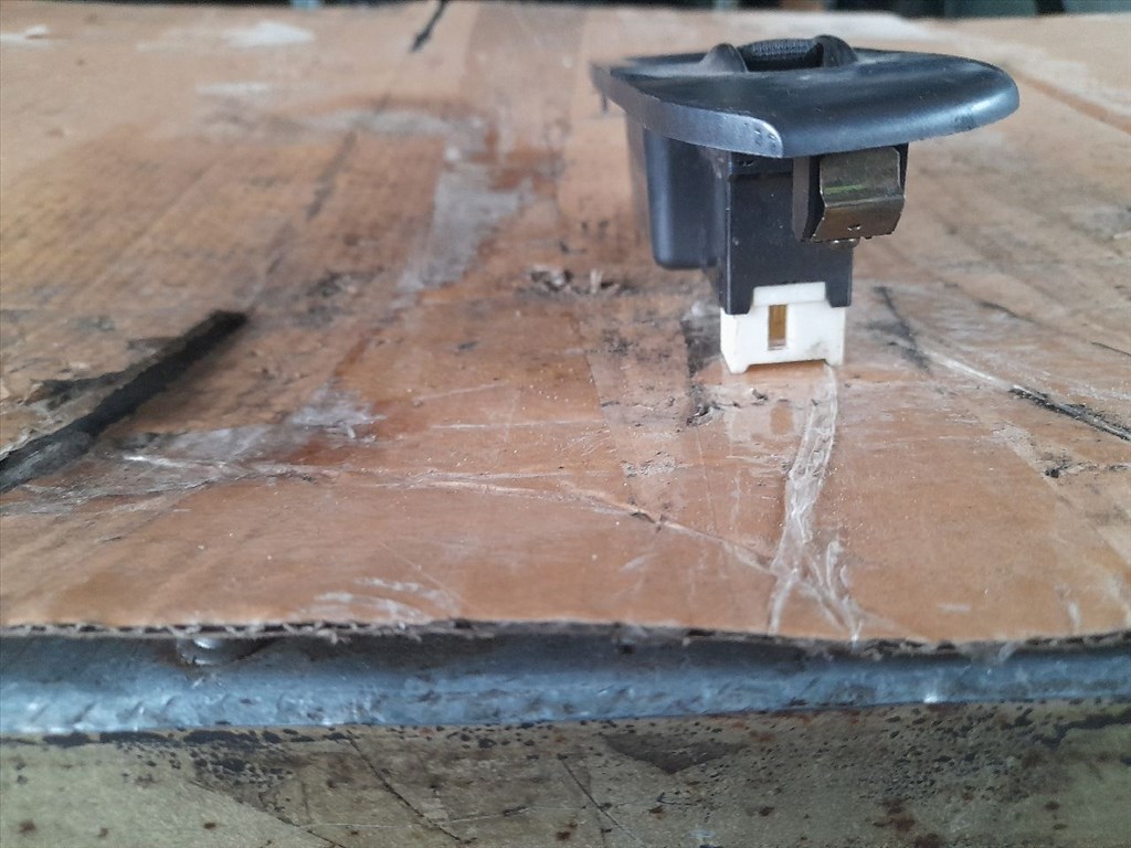 HYUNDAI TRAJET FO Jobb első Ablakemelő Kapcsoló (45651) 4. kép