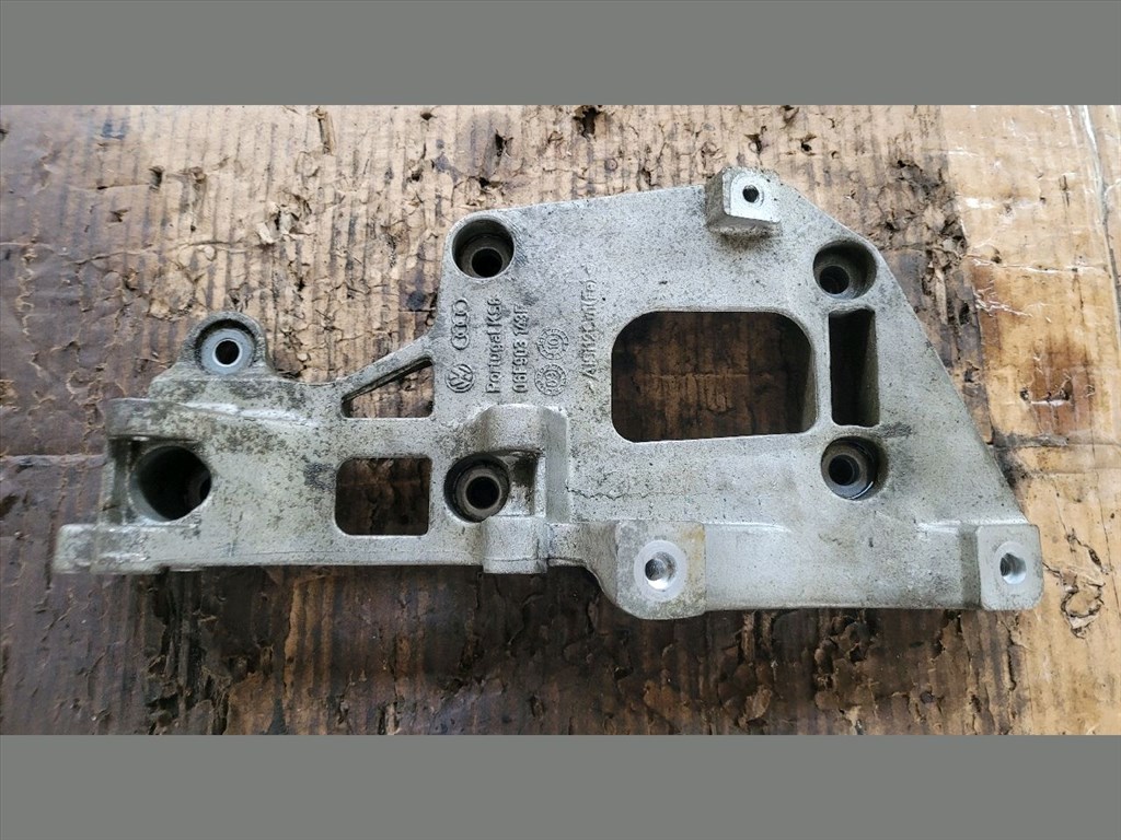 VW JETTA III 1K2 Klímakompresszor Tartó Bak (49901) VOLKSWAGEN/06F903143F 1. kép