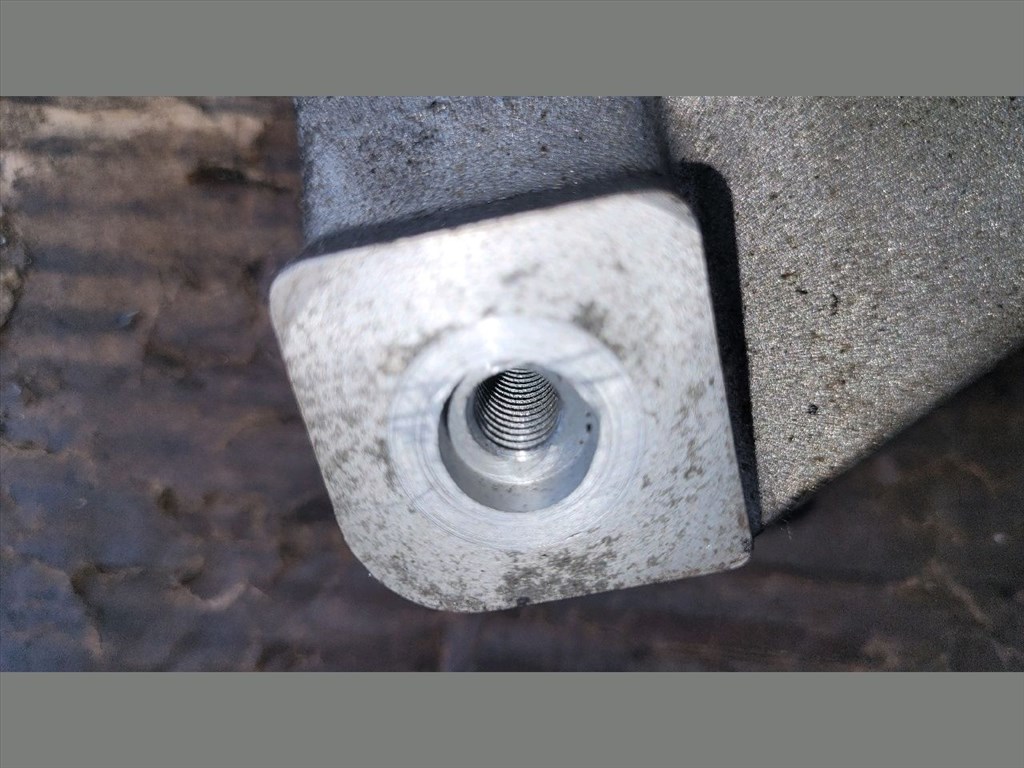 VW JETTA III 1K2 Klímakompresszor Tartó Bak (49901) VOLKSWAGEN/06F903143F 5. kép