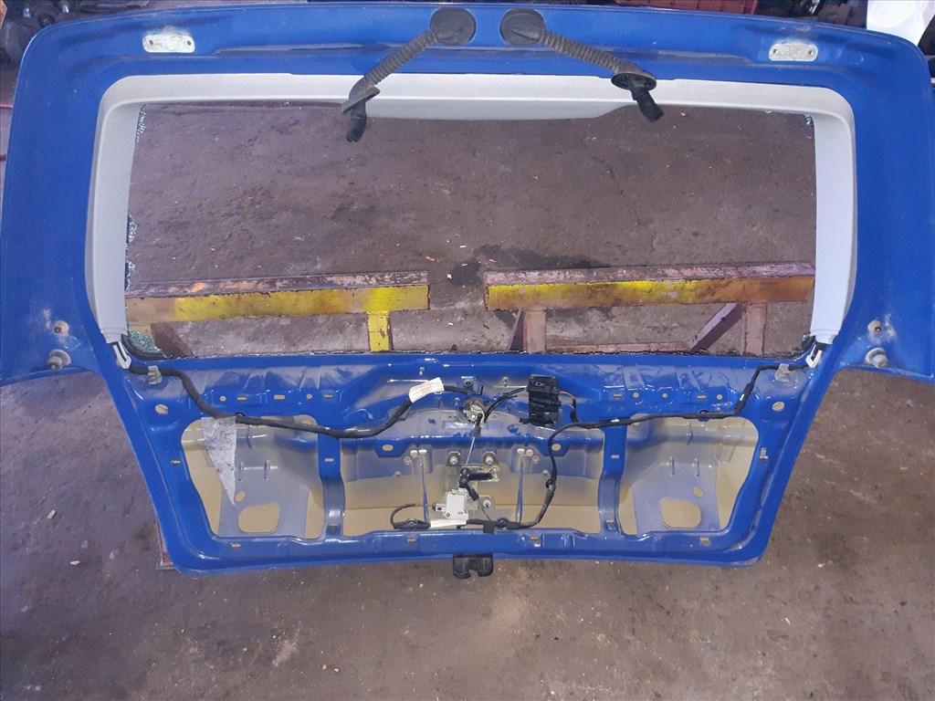 Volkswagen Golf IV Csomagtér Ajtó 4. kép