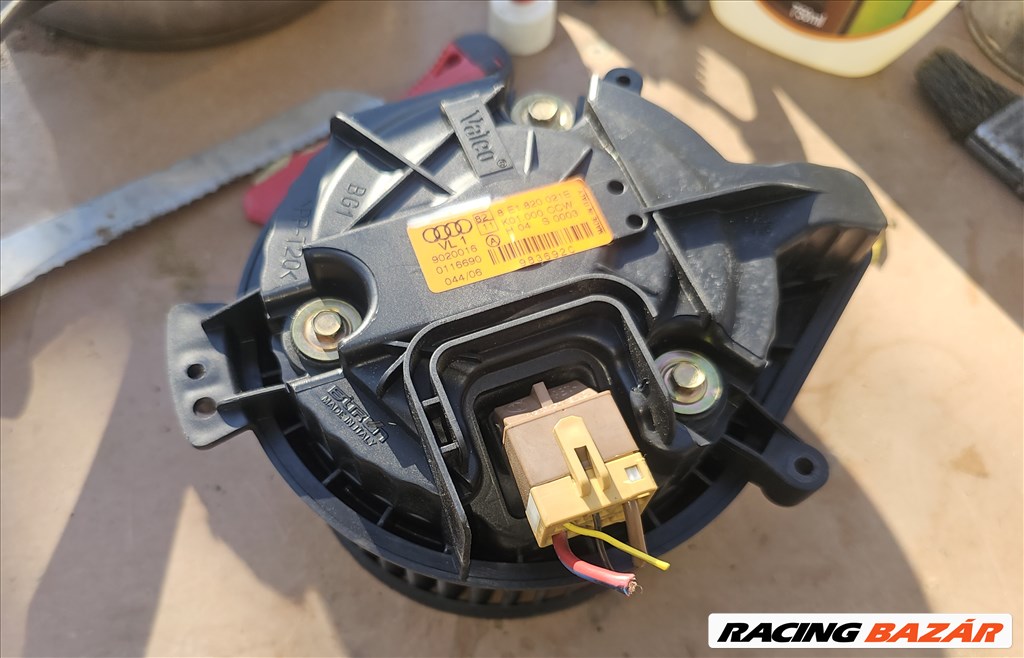 Audi A4 (B6/B7) Fütömotor fütés motor  1. kép