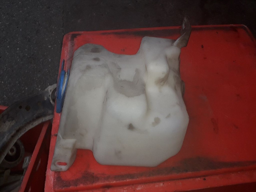 SKODA OCTAVIA I 1U2 Ablakmosó Tartály (13101) 2. kép