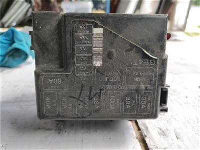 MAZDA 626 V Station Wagon GW Biztosítéktábla Motortér (30588) 72543034