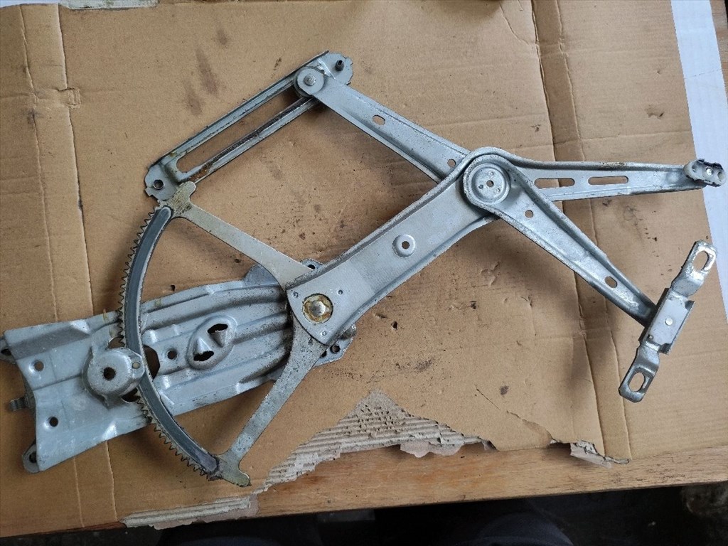 OPEL ASTRA G Ferdehátú F48_, F08_ Jobb első Ablakemelő Szerkezet (Elektromos) (32399) 90 521 876 1. kép