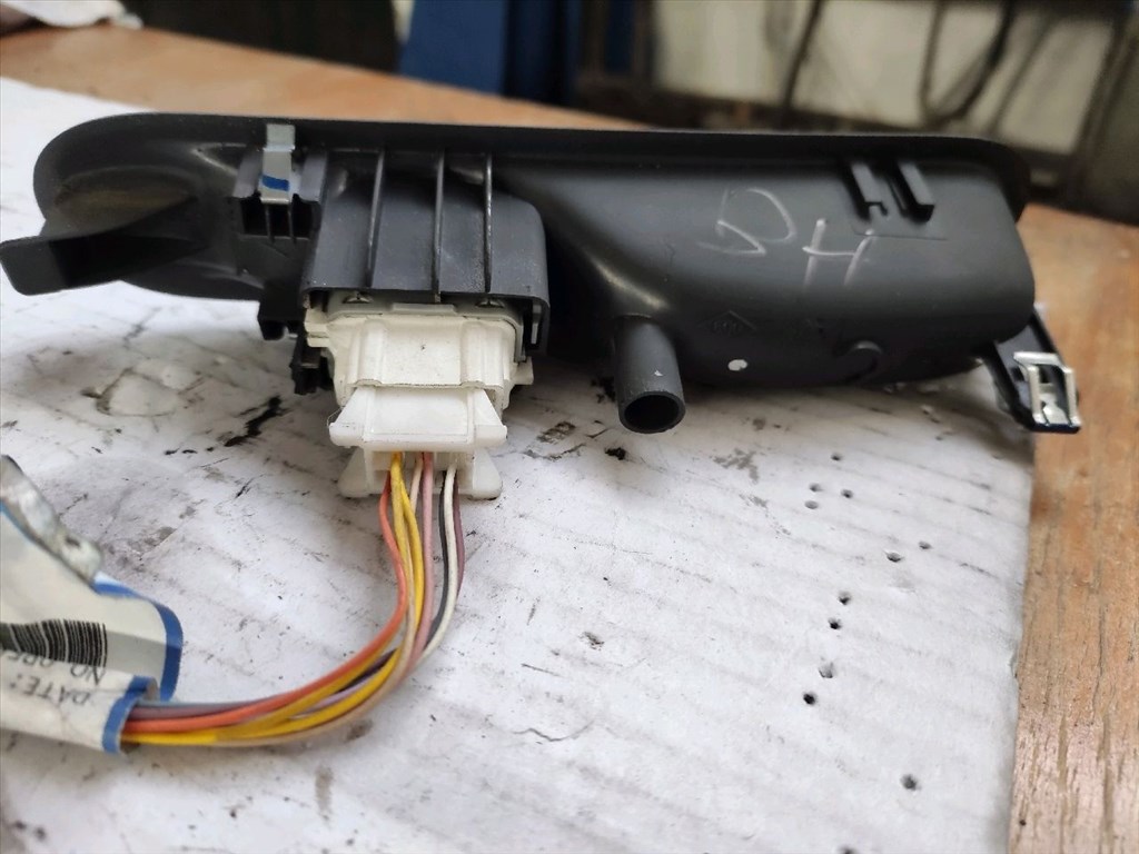 RENAULT ESPACE III JE0_ Bal hátsó Ablakemelő Kapcsoló (33715) 8200782551 4. kép