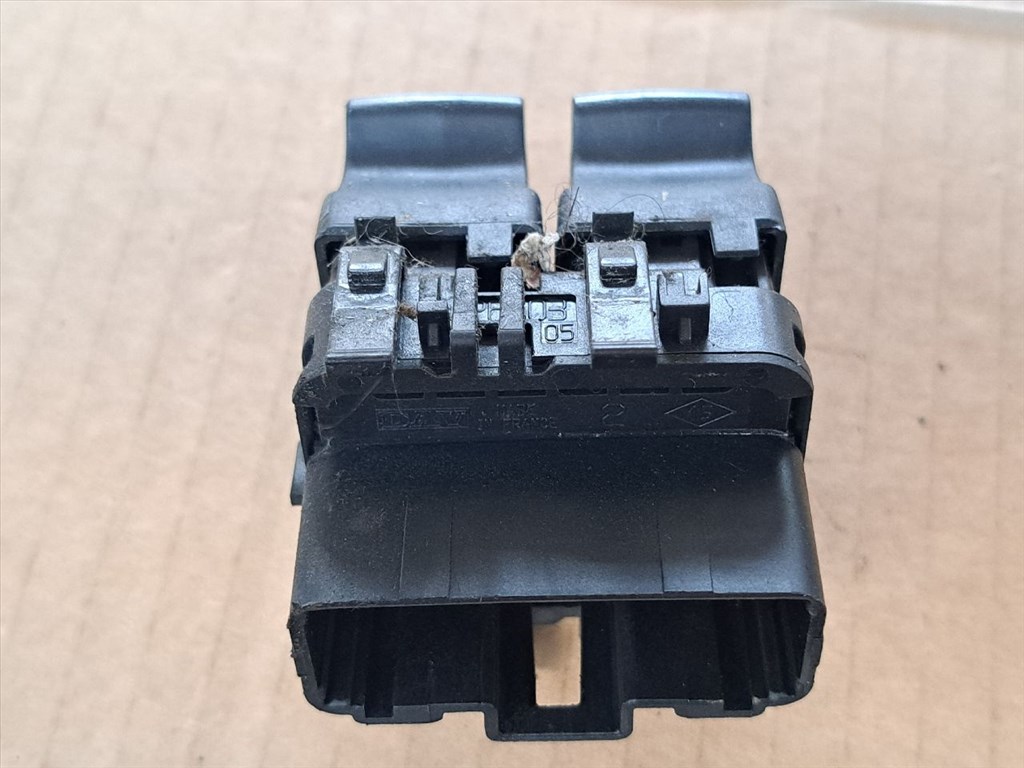 RENAULT CLIO II BB0/1/2_, CB0/1/2_ Bal első Ablakemelő Kapcsoló (43760) RENAULT/060045B-4008 2. kép