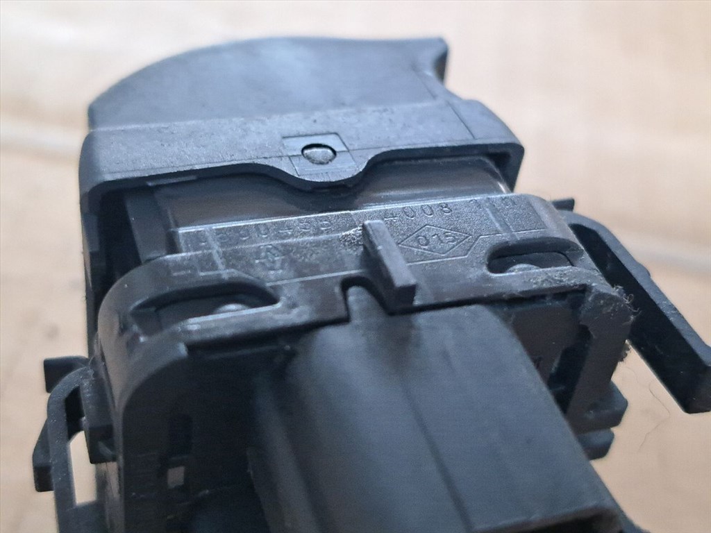 RENAULT CLIO II BB0/1/2_, CB0/1/2_ Bal első Ablakemelő Kapcsoló (43760) RENAULT/060045B-4008 3. kép