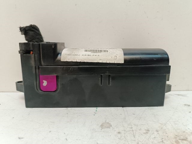 VW TOURAN Biztosítéktábla Utastér 7. kép