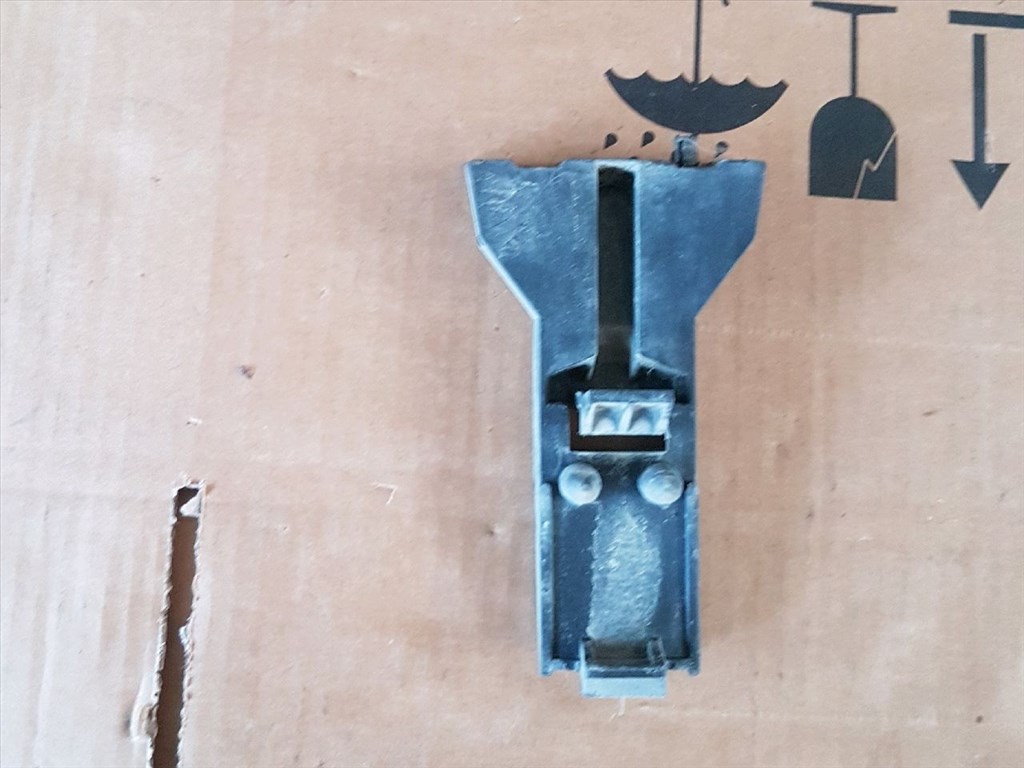 OPEL CORSA C F08, F68 Jobb Lökhárító Tartó Nyúlványvég (31280) 09 185 457, 09 185 457, 09 185 457, 09 185 457 2. kép