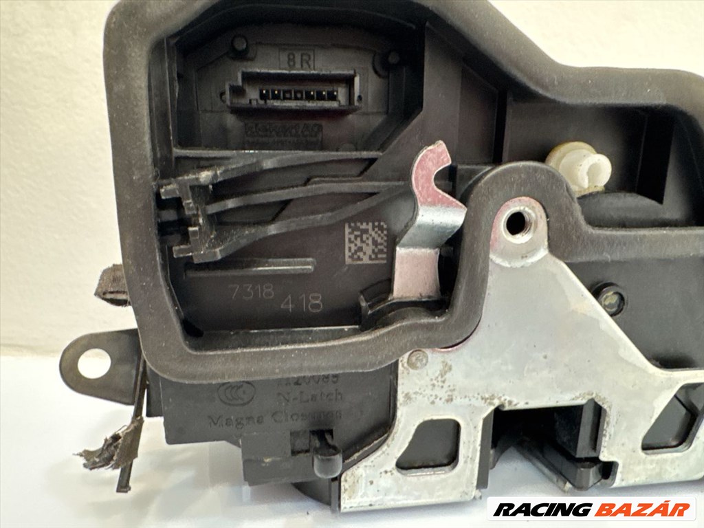 BMW X3 4 X5 F25 F26 E70 E71  Jobb hátsó Ajtózár 7318418 4. kép