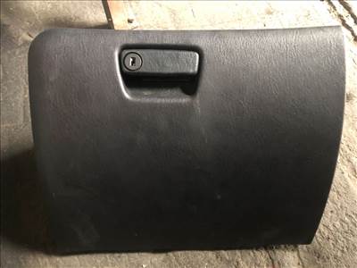 MITSUBISHI CARISMA lépcsőshátú DA_ Kesztyűtartó (02444) MR1159961