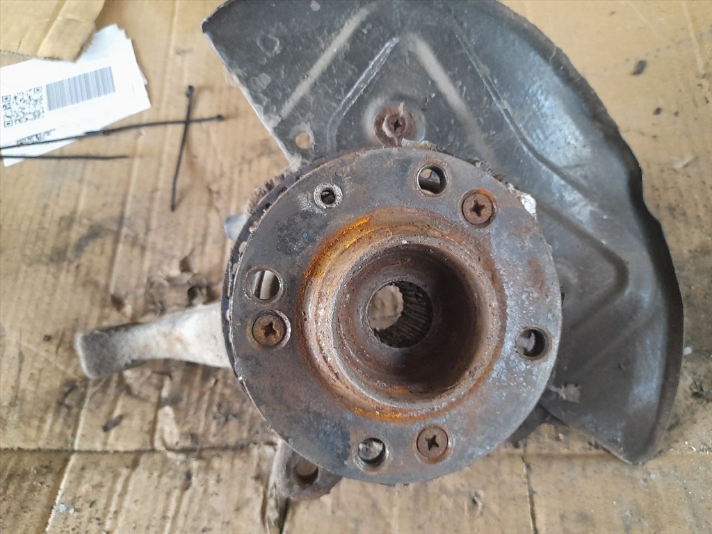VW GOLF III 1H1 Bal első Csonkállvány Kerékaggyal (43485) 2. kép