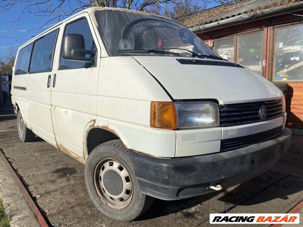 Volkswagen Transporter T4 2.4D bontott alkatrészei 1. kép