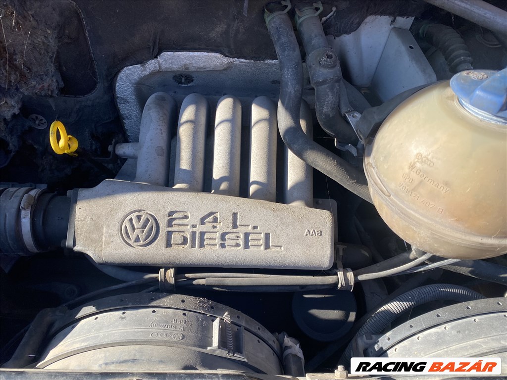 Volkswagen Transporter T4 2.4D bontott alkatrészei 4. kép