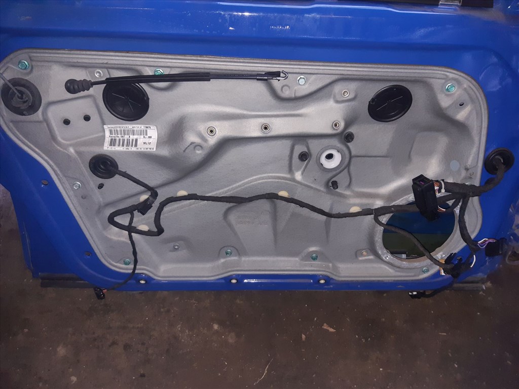 Volkswagen Golf IV Bal Első Ajtó 5. kép