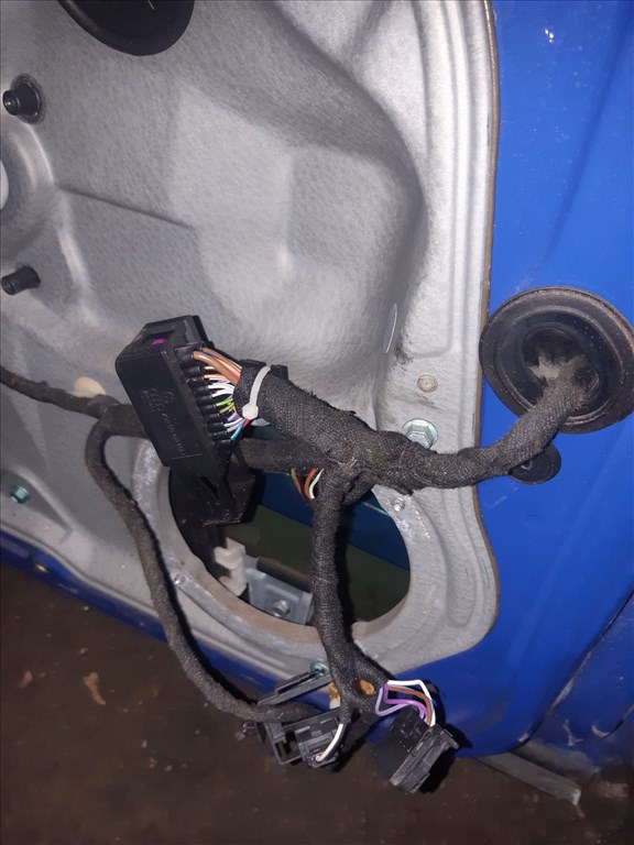 Volkswagen Golf IV Bal Első Ajtó 8. kép