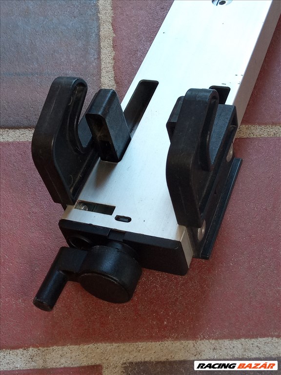 Kerékpár szállító, szabványos tetőcsomagtartóra szerelhető. 4. kép