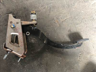 MITSUBISHI CARISMA lépcsőshátú DA_ Kuplung Pedál (02458)