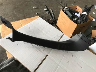 SUBARU IMPREZA Ferdehátú GR, GH, G3 Bal hátsó Csomagtér Burkolat (Műanyag) (31461) 94330FG010