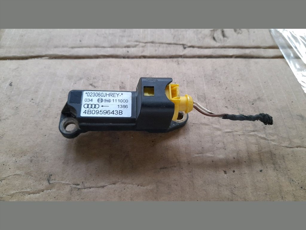AUDI A6 4B, C5 Bal első Oldal Ütközés Érzékelő (47846) 4B0959643B 1. kép