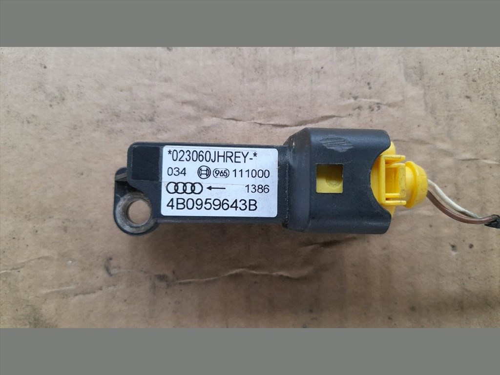 AUDI A6 4B, C5 Bal első Oldal Ütközés Érzékelő (47846) 4B0959643B 4. kép