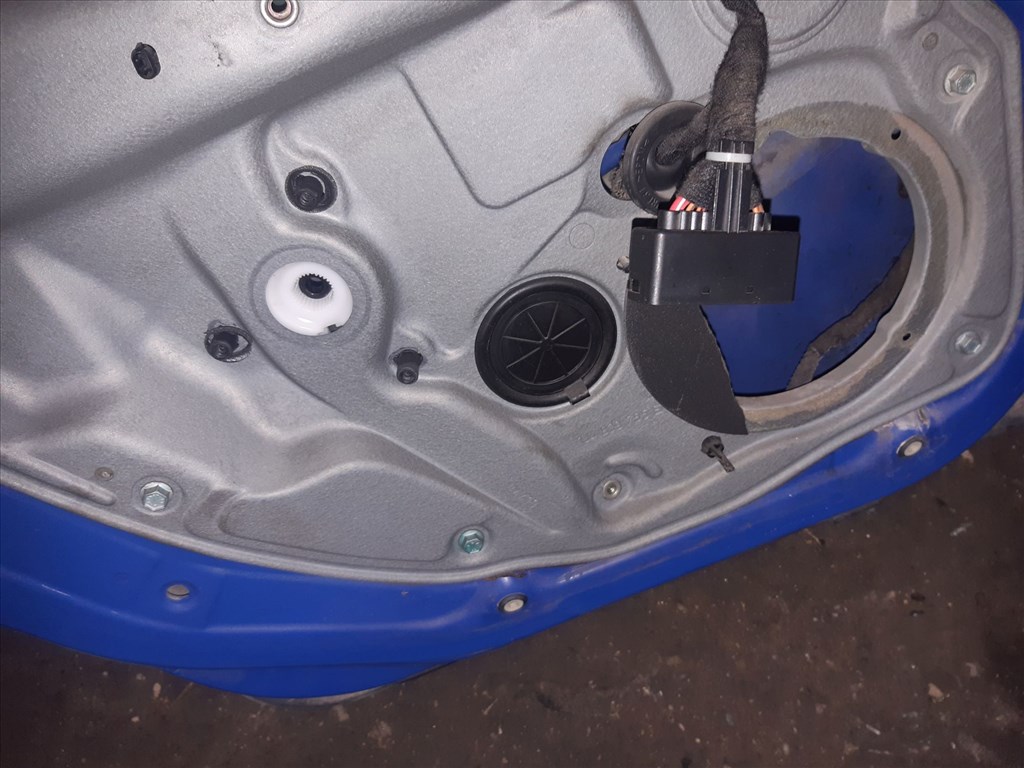 Volkswagen Golf IV Bal Hátsó Ajtó 43R- 000980 6. kép