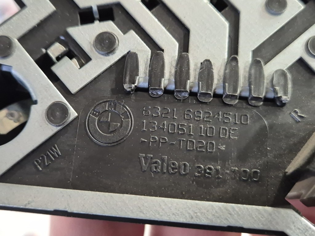 BMW E87 jobb hátsó lámpa foglalat 4. kép
