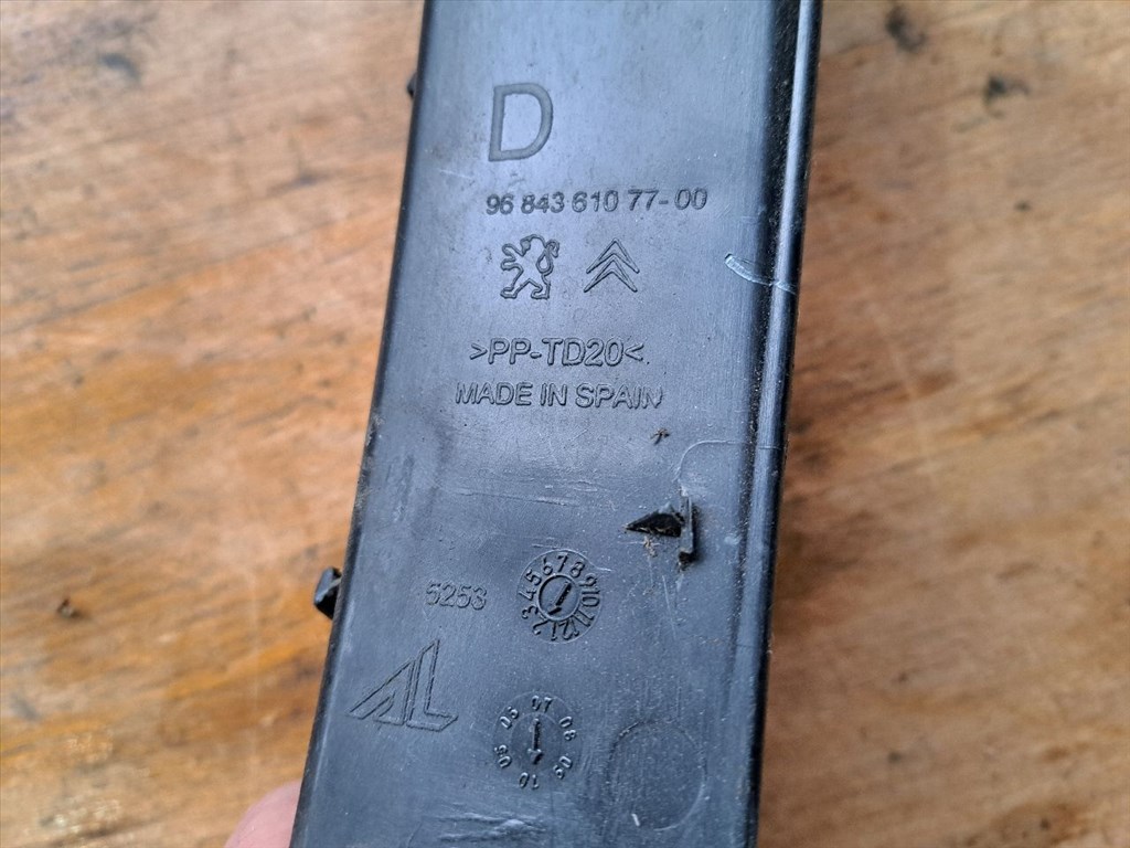 CITROËN C4 Grand Picasso I UA_ Jobb hátsó Csomagtér Burkolat (Műanyag) (34692) 9684361077-00 3. kép