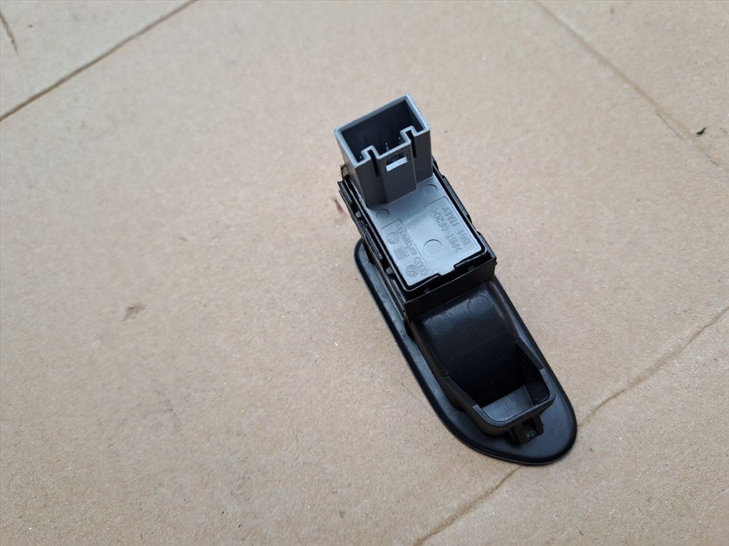 VW GOLF VI 5K1 Jobb hátsó Ablakemelő Kapcsoló (36709) 5K4868346 R 2. kép