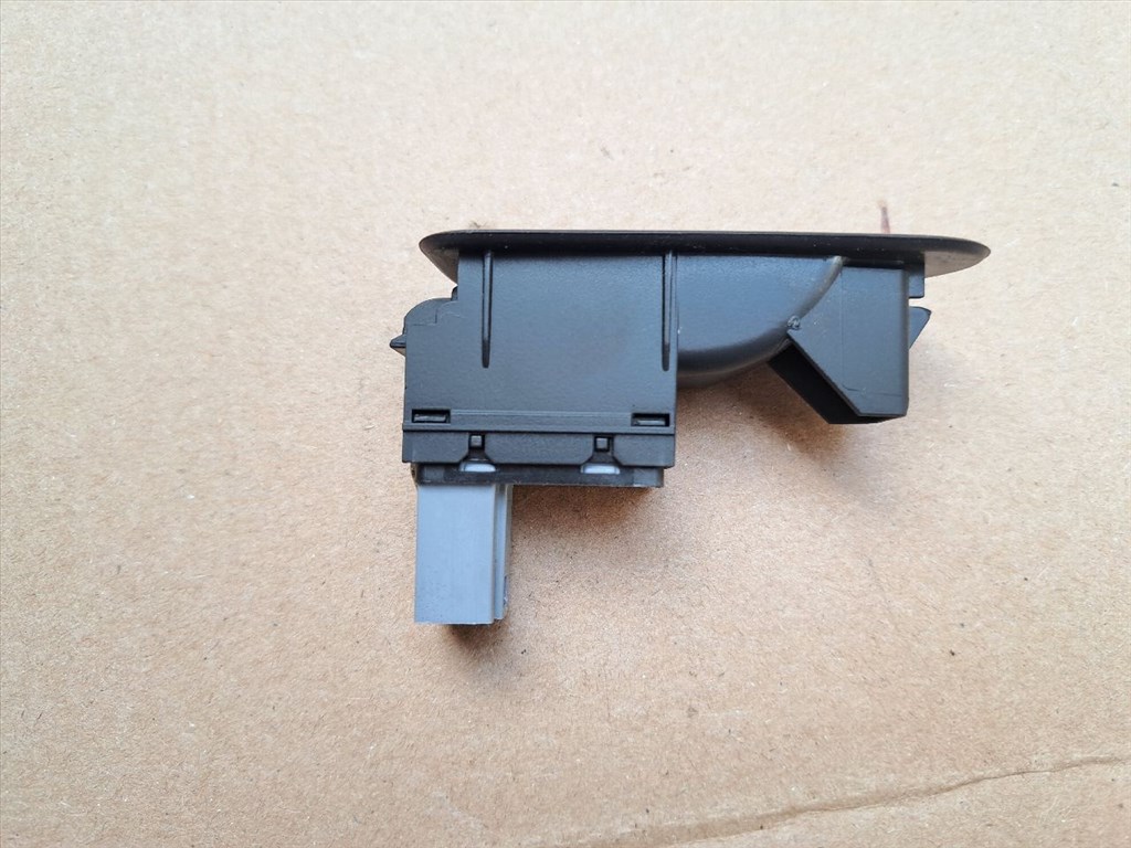 VW GOLF VI 5K1 Jobb hátsó Ablakemelő Kapcsoló (36709) 5K4868346 R 5. kép