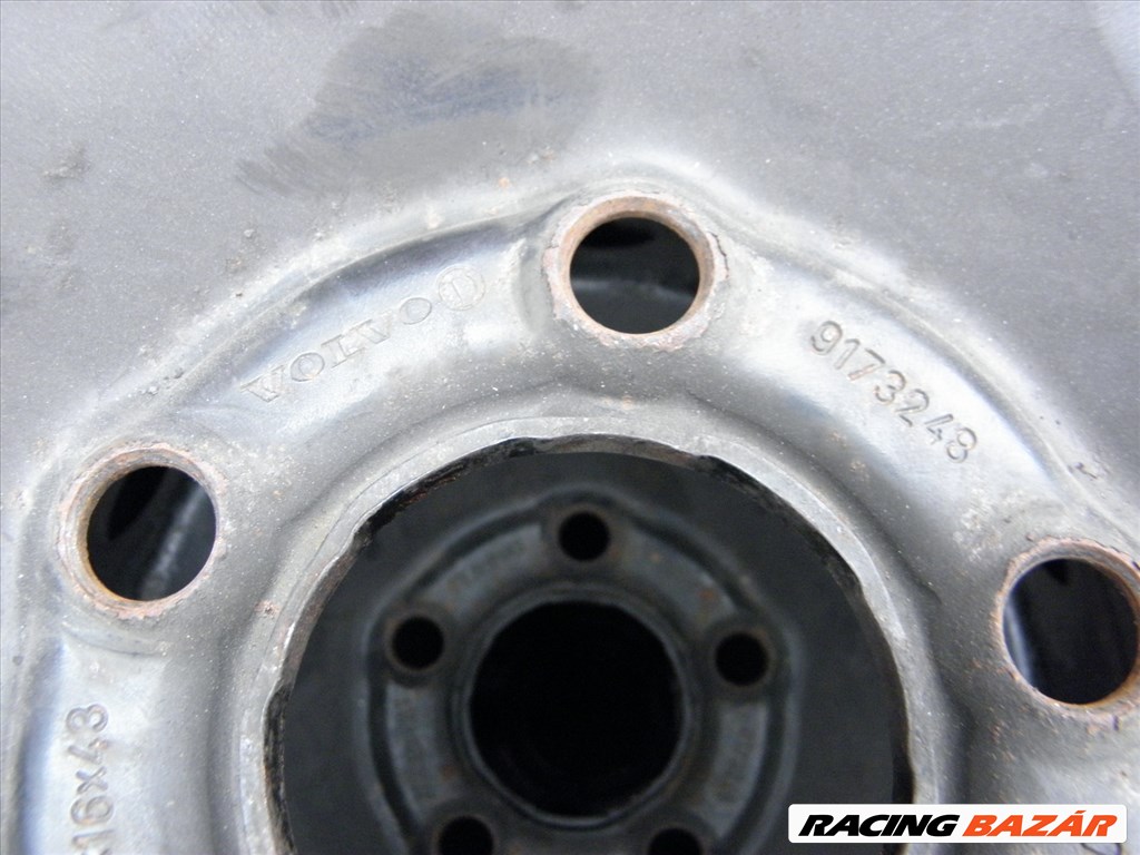 Volvo S80, S60, V70 Lemezfelni téligumival 205/55R16 3. kép