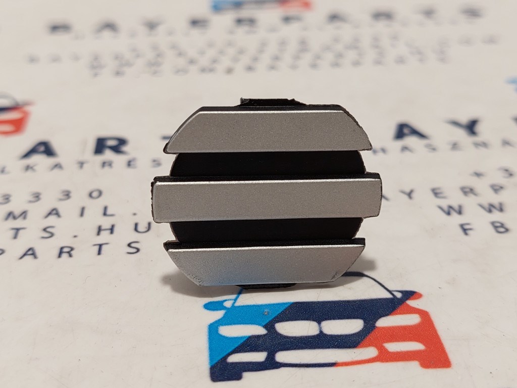 BMW E36 E46 E34 E39 E60 E38 E65 E83 E53 E85 Z3 X3 X5 gyári motorburkolat injektor trafó burkolat takaró kupak zárókupak 1. kép