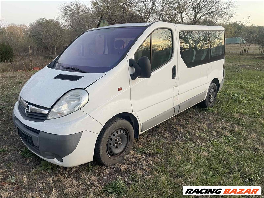 Opel Vivaro A bontott alkatrészei 1. kép
