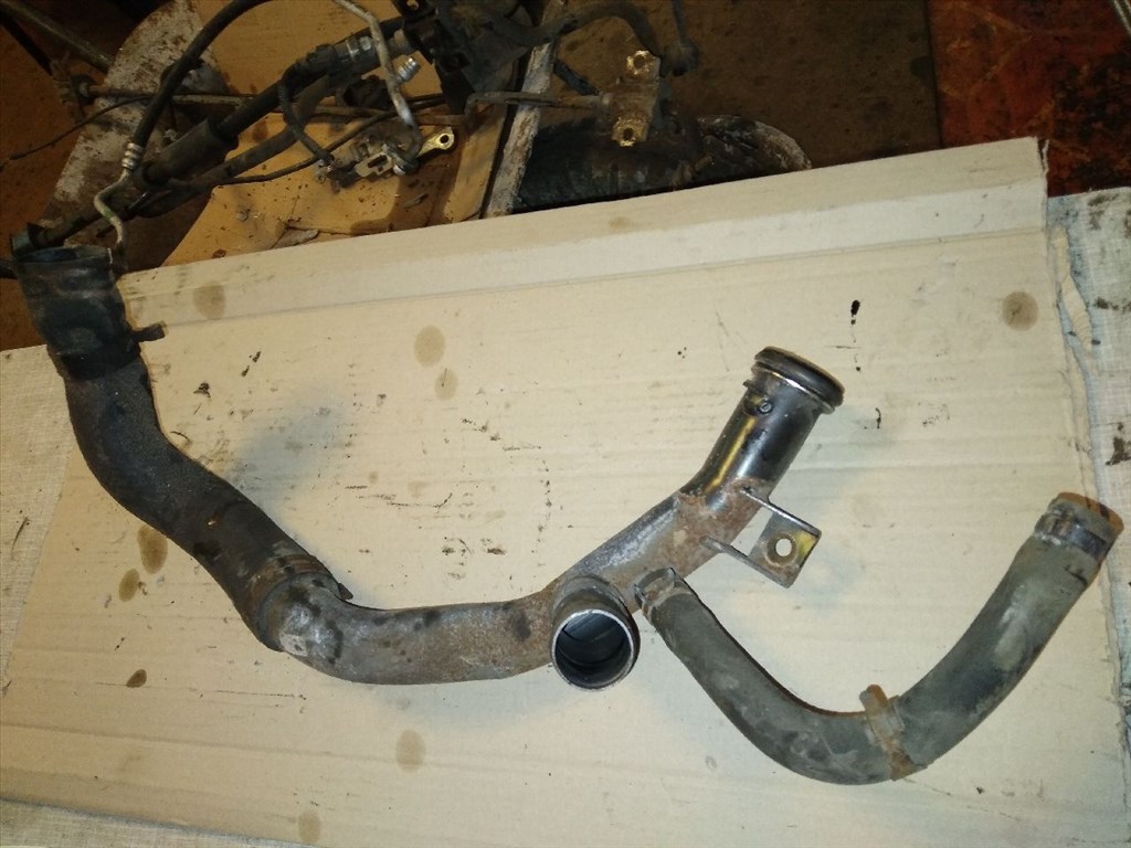 KIA CERATO LD Vízcső (13829) 2. kép