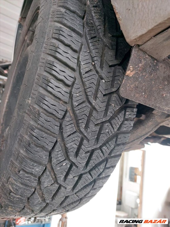 215/55 R16 Taurus téligumik lemezfelniken  6. kép