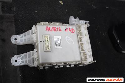 Toyota Auris (E150) Biztosítéktábla relékkel 8273002150a