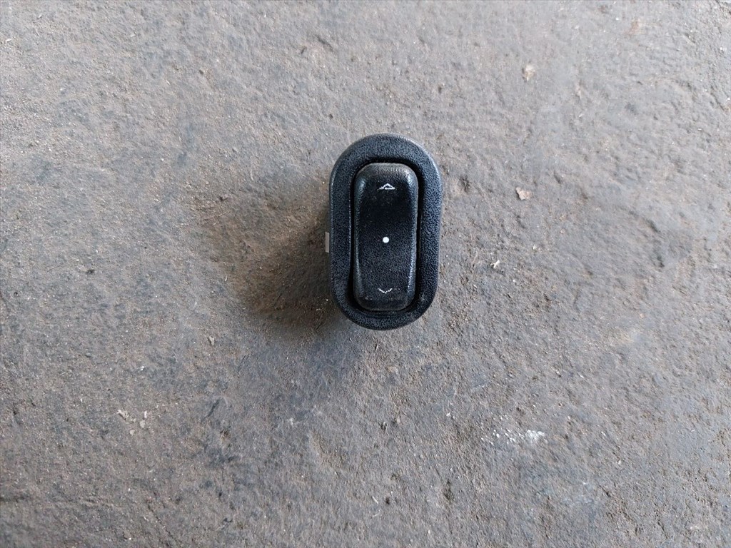 OPEL ASTRA G Kombi F35_ Jobb első Ablakemelő Kapcsoló (29573) 13363100 1. kép