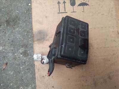 OPEL ZAFIRA A F75_ Biztosítéktábla Motortér (11820) 90560119