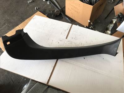 SUBARU IMPREZA Ferdehátú GR, GH, G3 Jobb hátsó Csomagtér Burkolat (Műanyag) (31473) 94330FG000