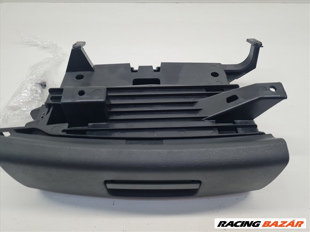 Volkswagen Golf VII kombi jobb első ülés alatti fiók 5g0882600a 2. kép