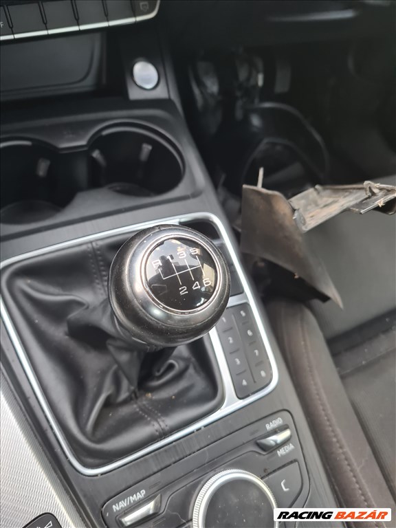 Audi A4 B9 Váltó gomb bőr váltószoknyával 1. kép