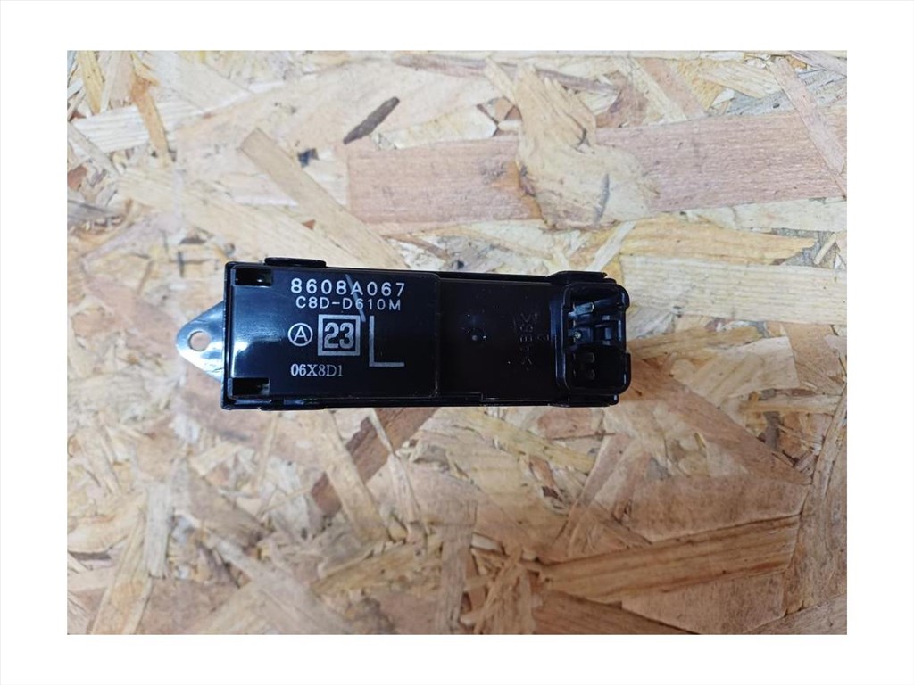 Mitsubishi Lancer VIII (2008-2017) Bal Hátsó Ajtó Ablakemelő Kapcsoló  3. kép