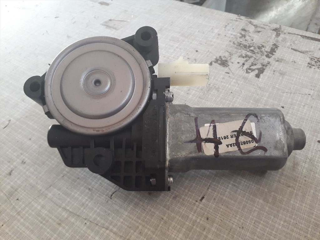 CHRYSLER PT CRUISER PT_ Jobb hátsó Ablakemelő Motor (15222) 1. kép