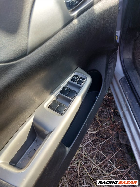 Subaru Impreza III bontott alkatrészei 10. kép