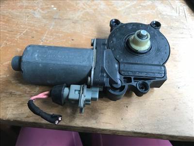 CITROËN XANTIA X1 Jobb első Ablakemelő Motor (28943) 0130821705