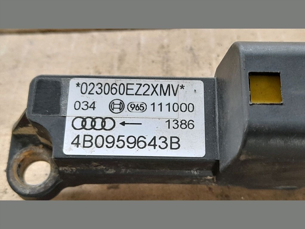 AUDI A6 4B, C5 Jobb első Oldal Ütközés Érzékelő (47858) 4B0959643B 4. kép