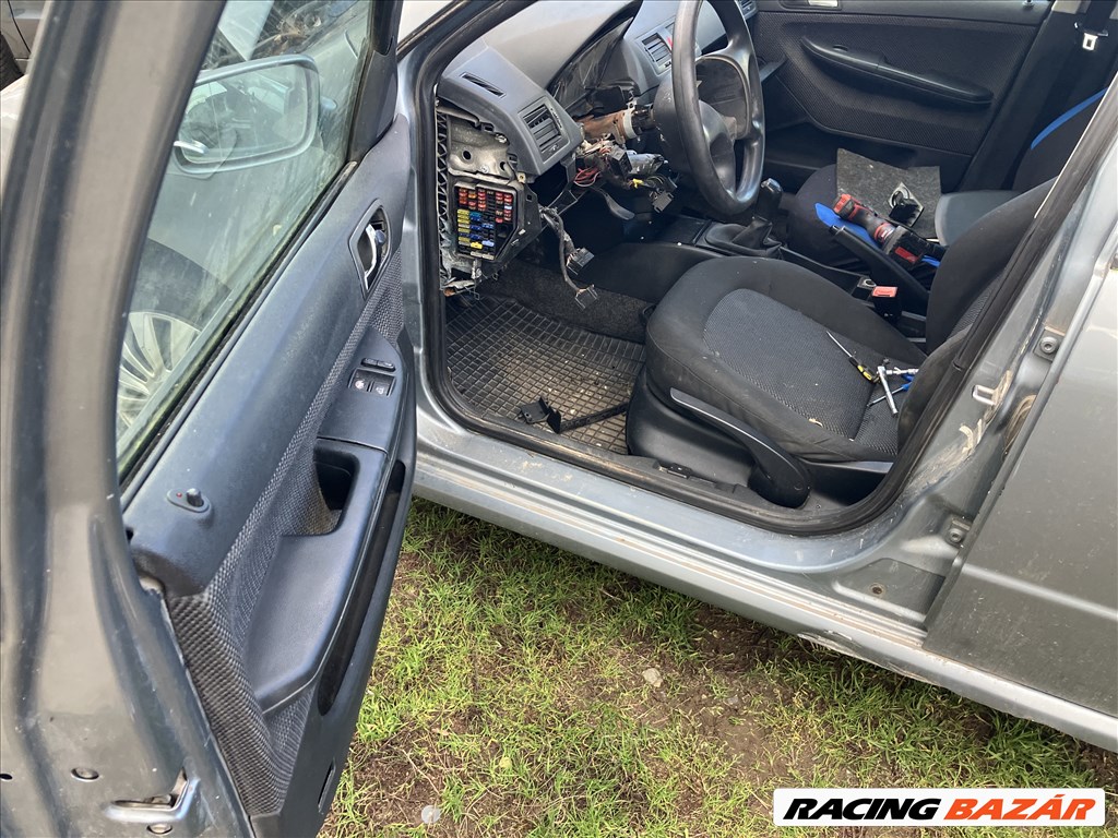 Skoda Fabia I bontott alkatrészei 5. kép