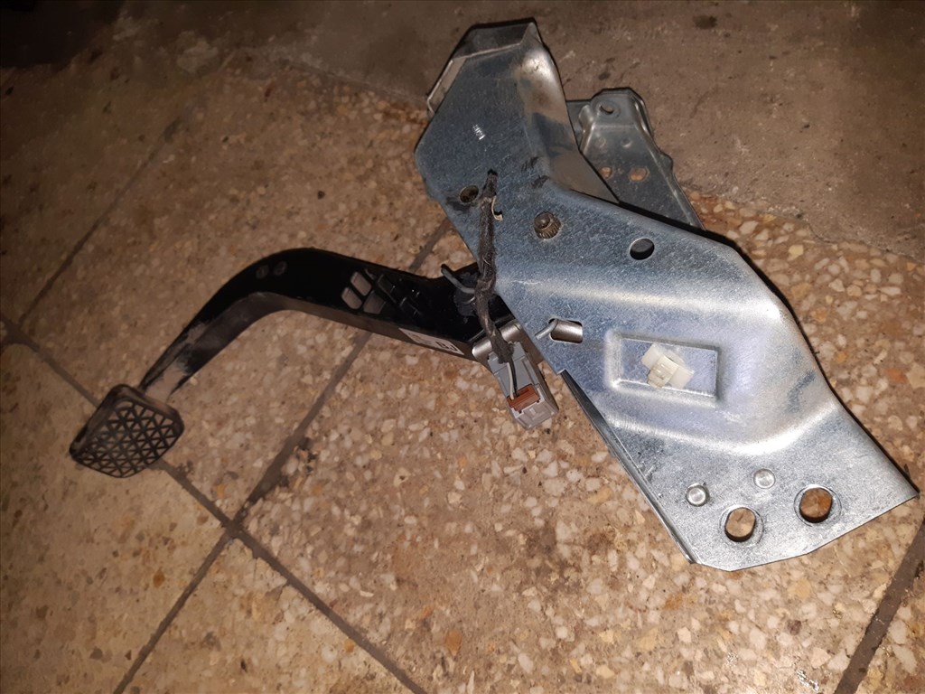 Opel Zafira B Kuplung Pedál 13192503 1. kép
