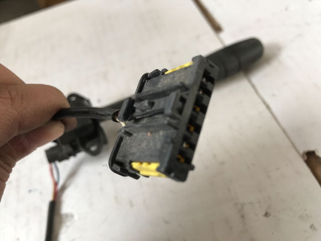 PEUGEOT 206 Ferdehátú 2A/C Bal Multikormány Kapcsoló (23921) 3. kép